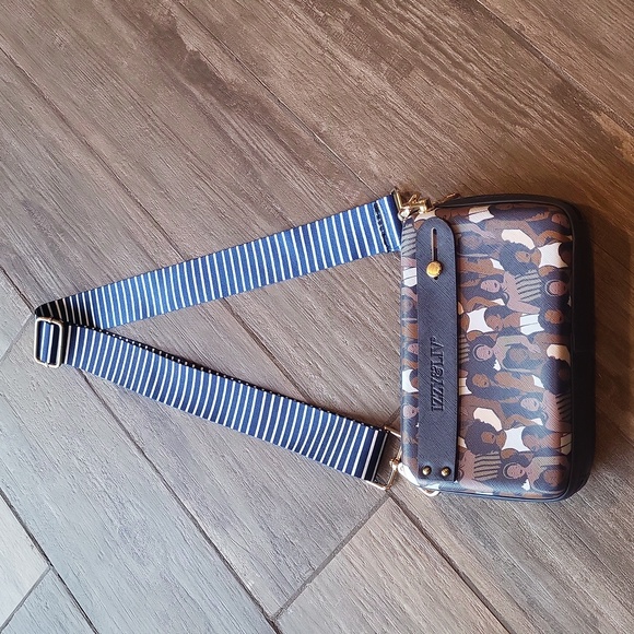 IZZY & LIV Powerful Women Crossbody Clutch Bag w/ Adjustable Strap Gold Accents - Picture 11 of 13